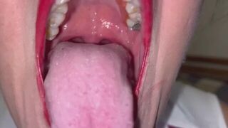 Milf bbw Goddess swallow gummy bears - porn video