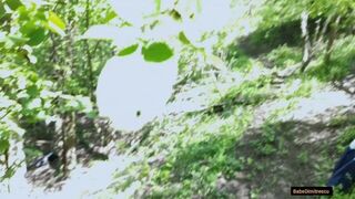 Excursionista prinsa si fututa adanc in natura de ziua ei - porn video